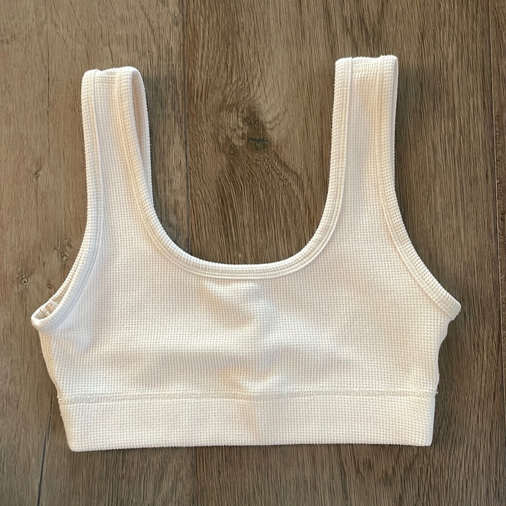 Aritzia TNA bra top